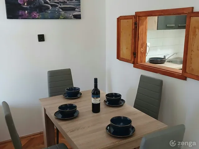 Kiadó ház Sukoró 65 nm
