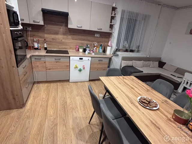 Eladó ház Komárom, Szőny 77 nm