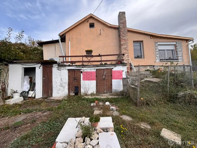 Eladó telek Komló, Béketelep 2000 nm