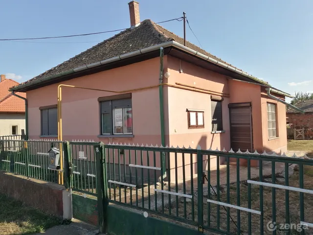 Eladó ház Kisújszállás 130 nm