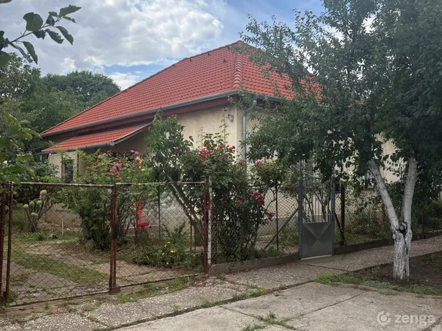 Eladó ház Szolnok, Szandaszőlős 90 nm