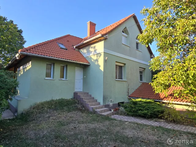 Eladó ház Érd, Fenyves-Parkváros 200 nm
