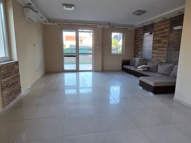 Kiadó ház Dunakeszi 140 nm
