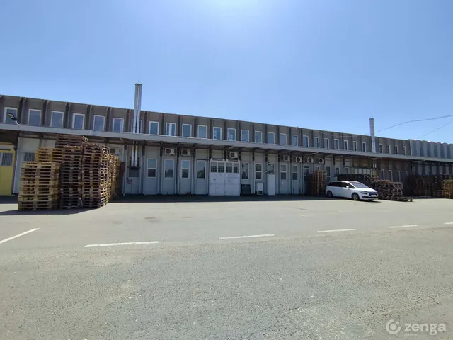 Kiadó kereskedelmi és ipari ingatlan Szeged, Iparváros 2700 nm