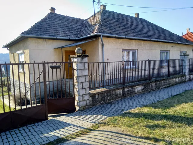 Eladó ház Ipolydamásd 125 nm