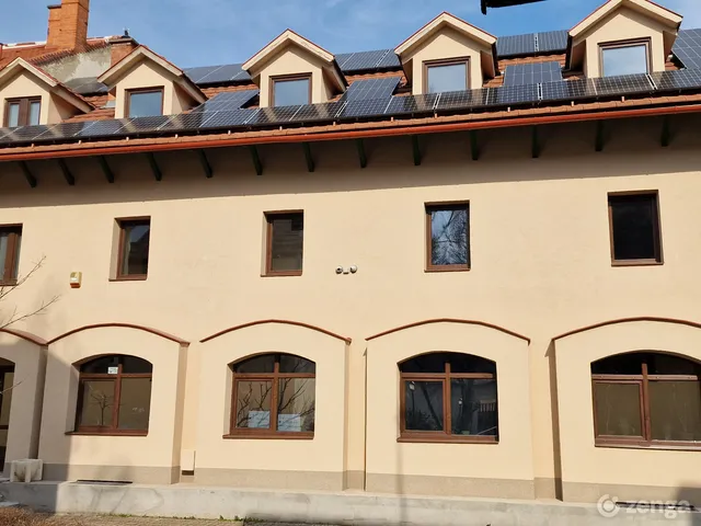 Eladó kereskedelmi és ipari ingatlan Debrecen, Belváros 440 nm