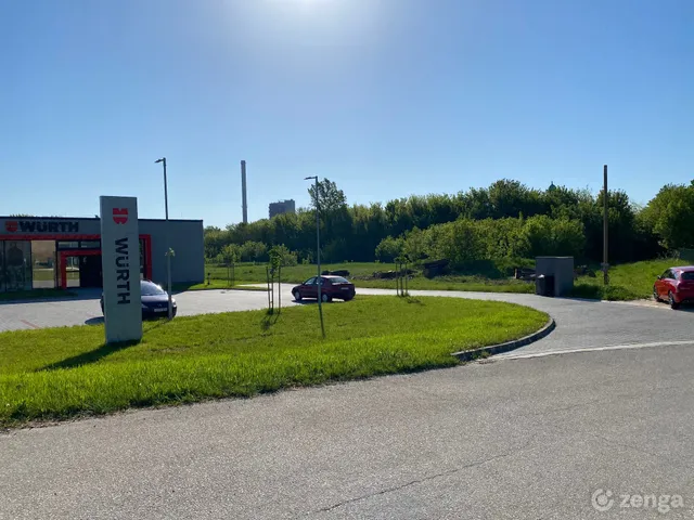 Eladó kereskedelmi és ipari ingatlan Tatabánya, Erőmű lakótelep 4000 nm