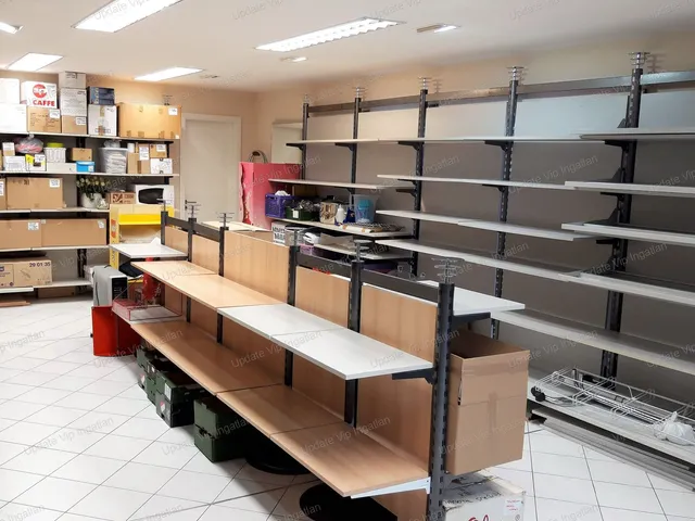 Eladó kereskedelmi és ipari ingatlan Siófok, Belváros 250 nm