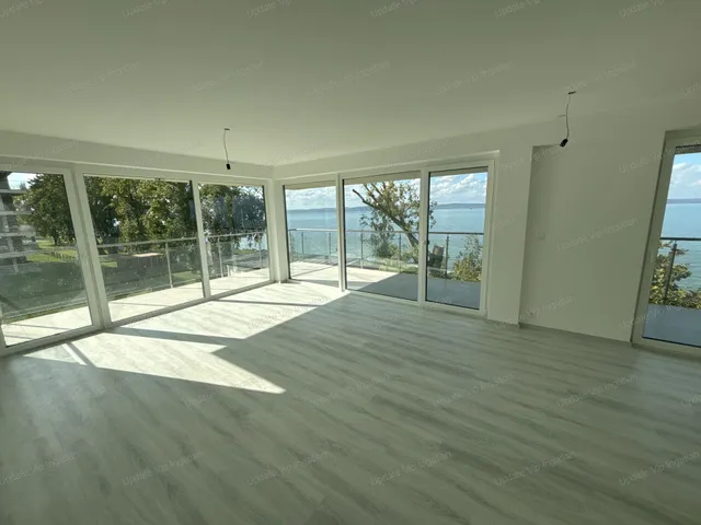 Eladó lakás Siófok, Ezüstpart 86 nm