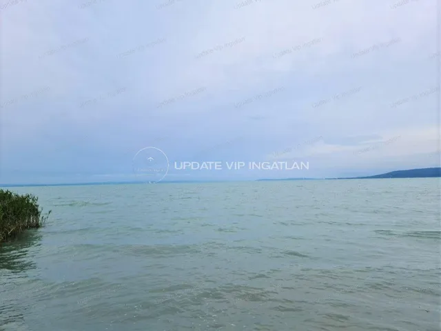 Eladó telek Balatonkenese 24568 nm