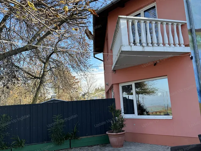 Eladó kereskedelmi és ipari ingatlan Balatonföldvár, Magaspart 442 nm