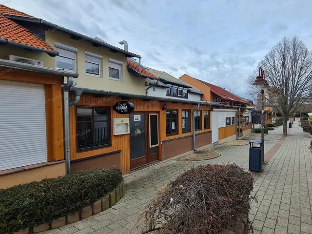 Eladó kereskedelmi és ipari ingatlan Siófok, Szabadifürdő 210 nm