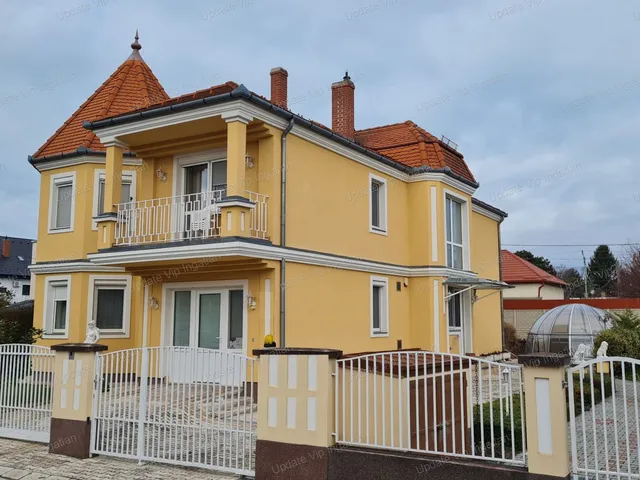 Eladó ház Siófok, Belváros 254 nm
