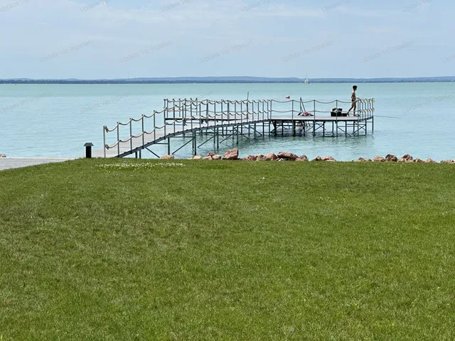 Eladó nyaraló Balatonakarattya 135 nm