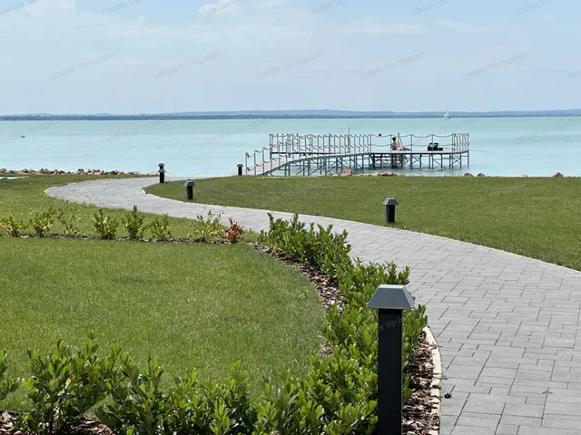 Eladó nyaraló Balatonakarattya 112 nm