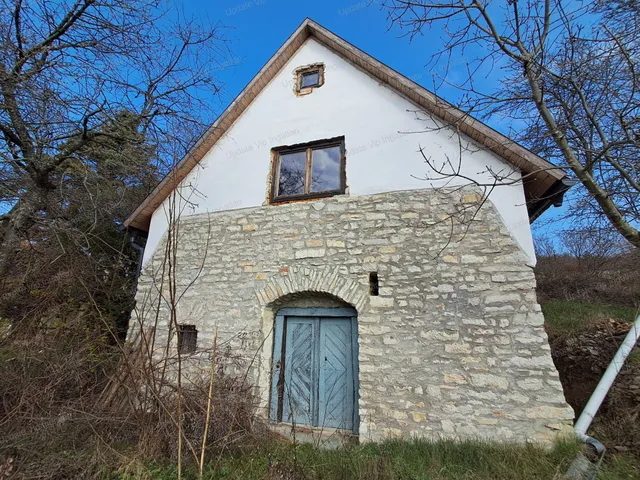 Eladó nyaraló Balatonszőlős 75 nm