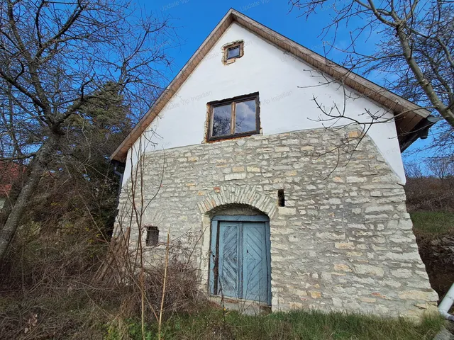 Eladó nyaraló Balatonszőlős 75 nm