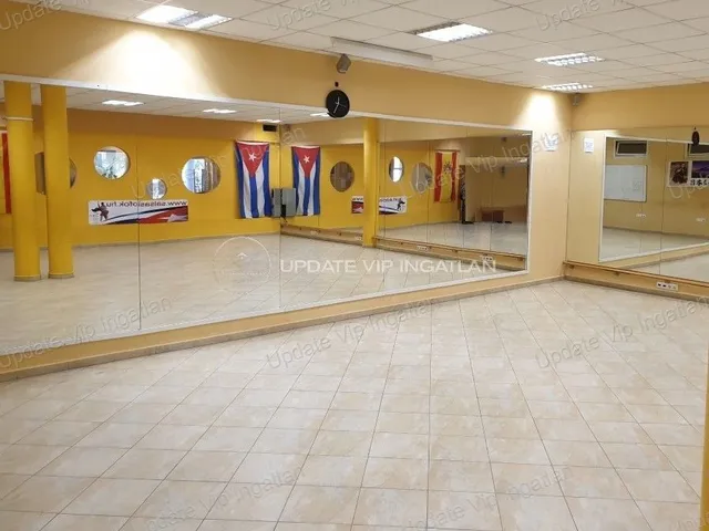 Eladó kereskedelmi és ipari ingatlan Siófok, Belváros 648 nm