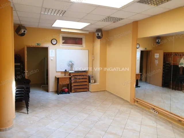 Eladó kereskedelmi és ipari ingatlan Siófok, Belváros 648 nm