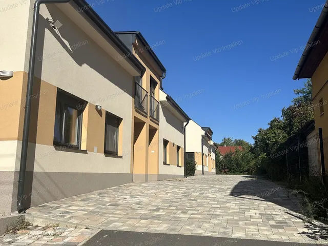 Eladó lakás Balatonszárszó 91 nm