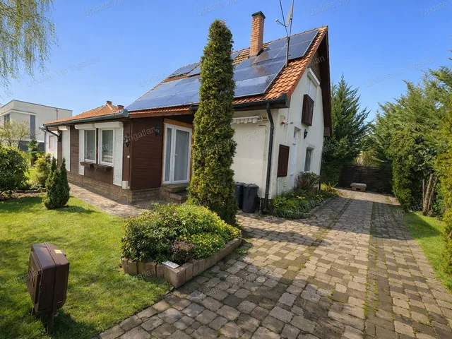 Eladó ház Siófok, Balatonszéplak 105 nm