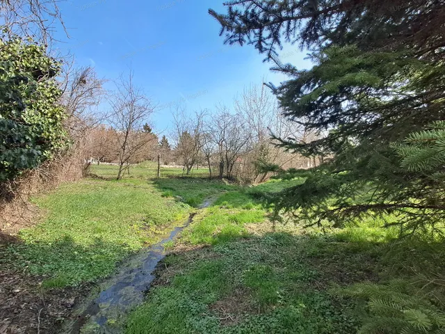 Eladó telek Vászoly 1552 nm