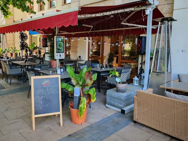 Kiadó kereskedelmi és ipari ingatlan Siófok, Belváros 79 nm
