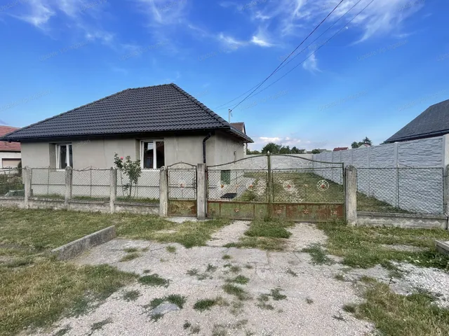 Eladó ház Szabadbattyán 90 nm