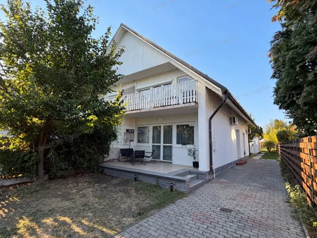 Eladó ház Siófok, Belváros 150 nm