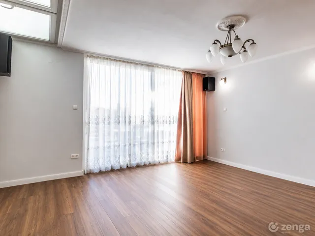 Kiadó ház Budapest XI. kerület, Sasad-Sashegy XI. ker., Őrség u. 29. 180 nm