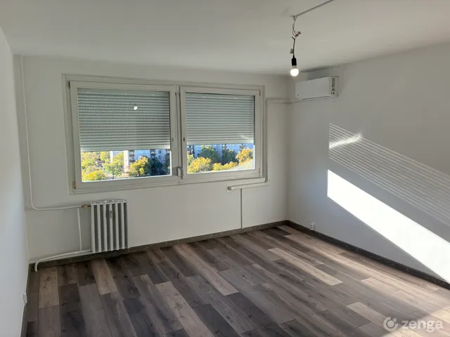 Eladó lakás Kiskunfélegyháza, Petőfi-lakótelep 50 nm