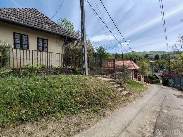 Eladó ház Perőcsény 77 nm