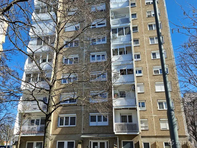 Eladó lakás Paks, Lakótelep 52 nm