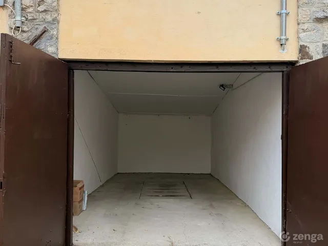 Kiadó garázs Eger, Belváros 20 nm