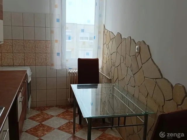 Eladó lakás Oroszlány, Táncsics Mihály út 49 nm