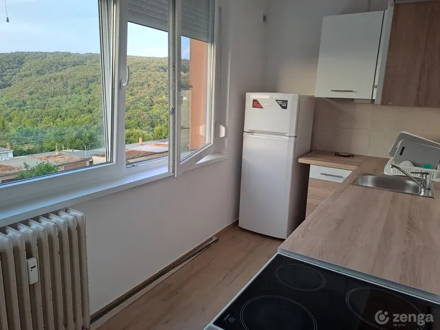 Eladó lakás Komló, Szilvás 56 nm