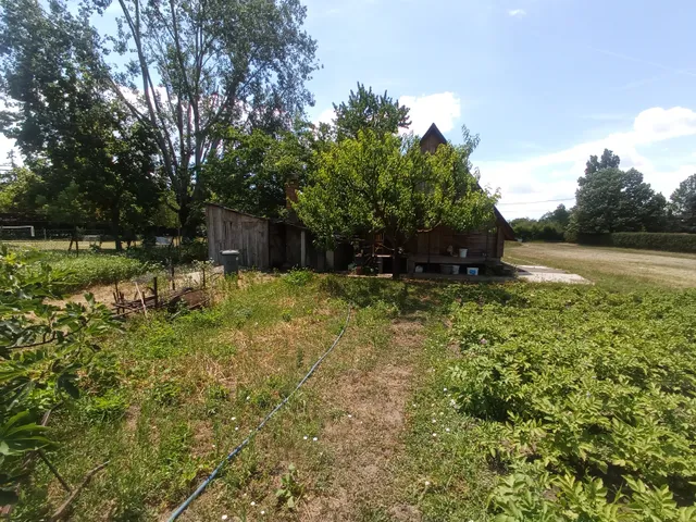 Eladó telek Orosháza, Gyopárosfürdő 2000 nm