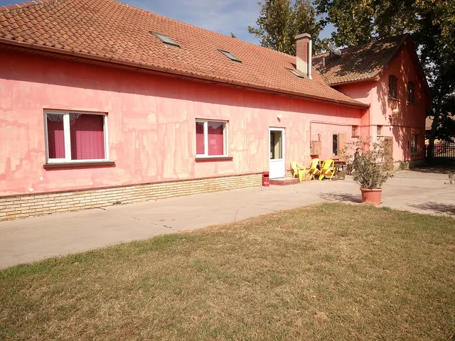 Eladó kereskedelmi és ipari ingatlan Nagyszénás 1395 nm