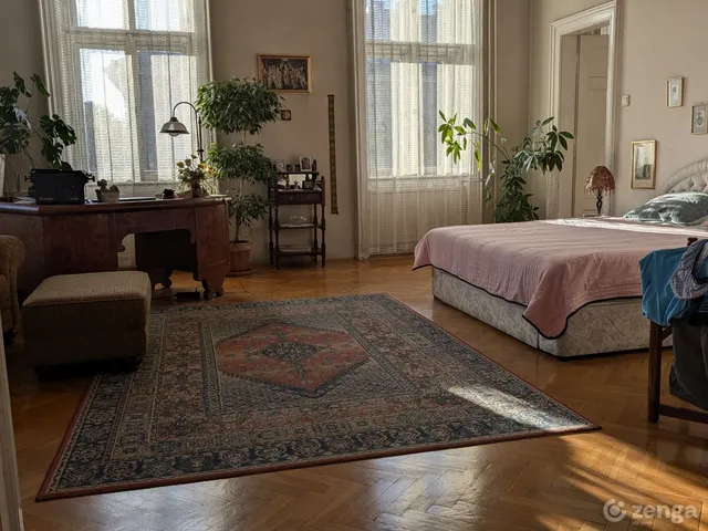 Eladó lakás Budapest VI. kerület, Nagykörúton belüli terület 144 nm