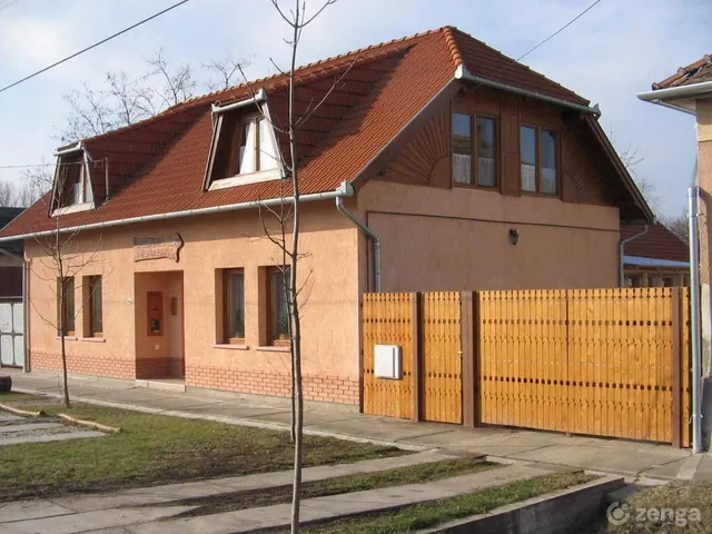 Eladó ház Csongrád 240 nm