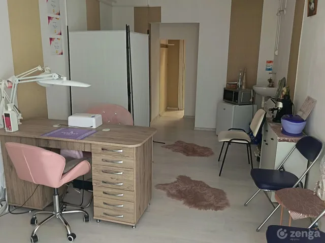 Eladó kereskedelmi és ipari ingatlan Debrecen, Vargakert 24 nm