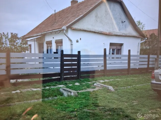 Eladó ház Pély 74 nm