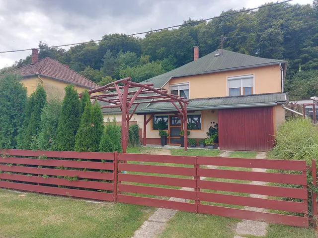 Eladó ház Páka 158 nm