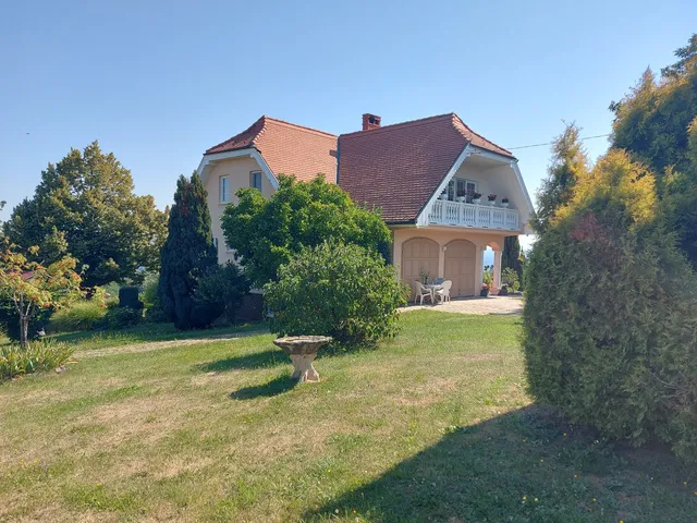 Eladó ház Lenti 318 nm