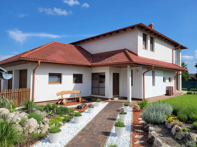 Eladó ház Cserszegtomaj 225 nm