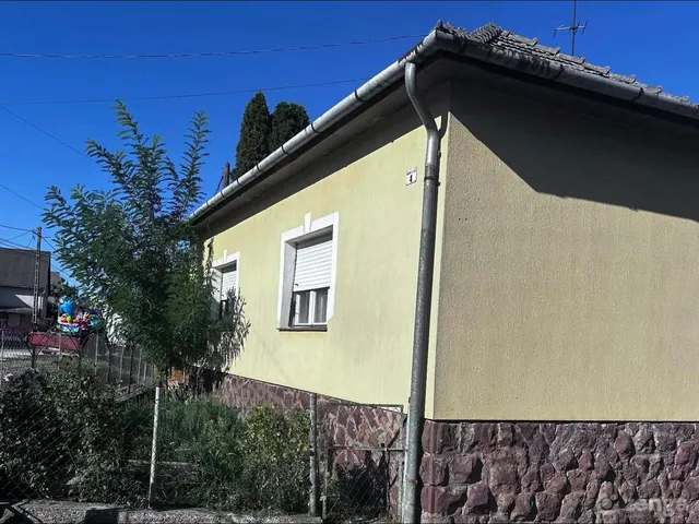 Eladó ház Tamási 70 nm