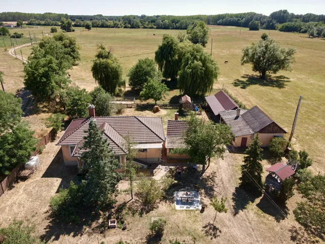Eladó mezőgazdasági ingatlan Debrecen, Bánk 93 nm