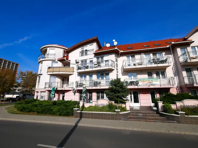 Kiadó kereskedelmi és ipari ingatlan Hajdúszoboszló 270 nm