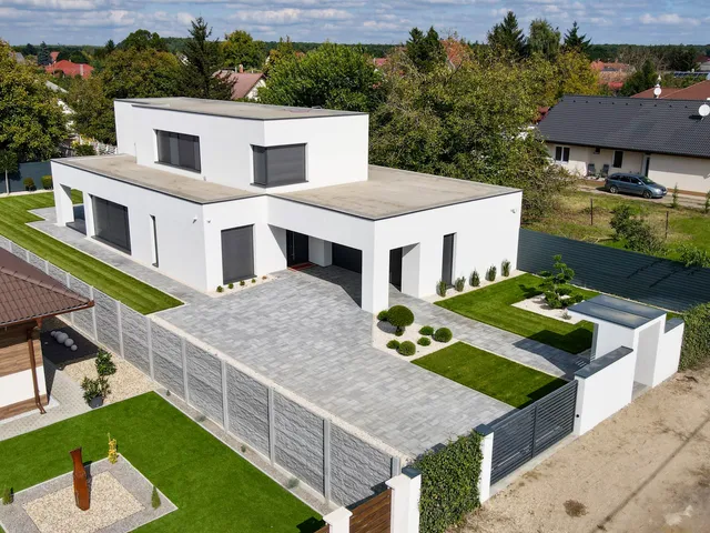 Eladó ház Debrecen, Józsa 273 nm