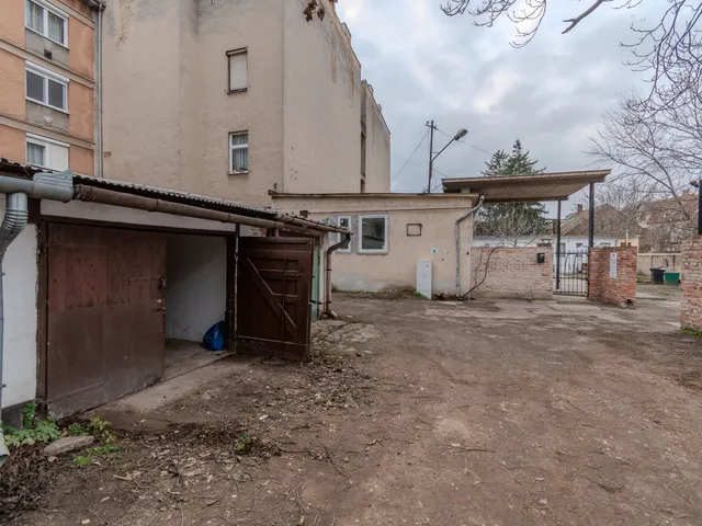 Eladó garázs Debrecen 13 nm